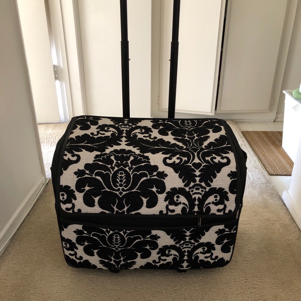 Rolling sewing machine case